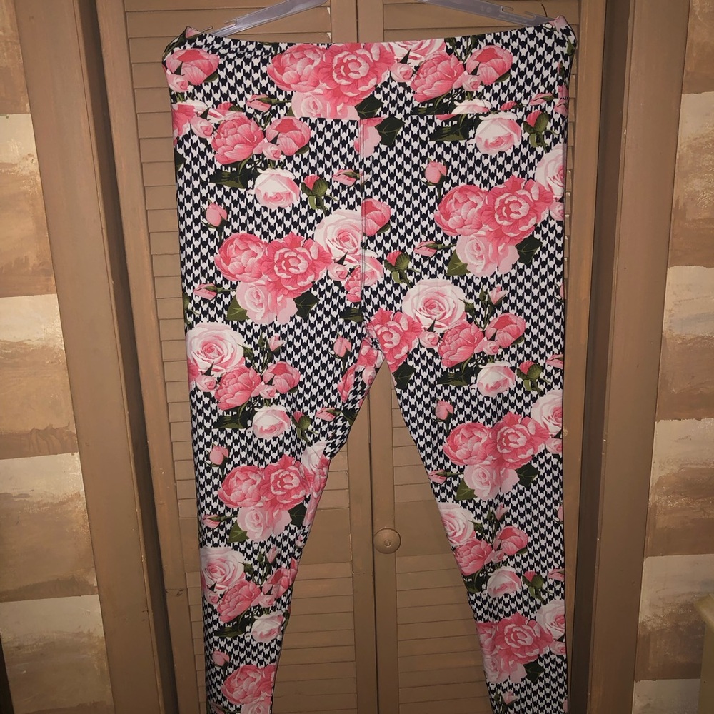 LuLaRoe Pink and Black Floral Leggings